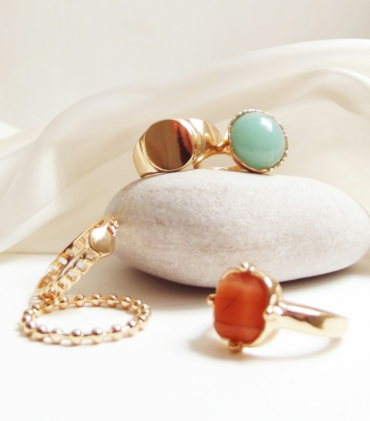 Vintage gold ring set awaiting material analysis